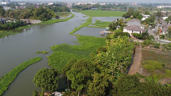 ขายที่ดินติดริมน้ำ เนื้อที่ 2 ไร่ 3 งาน 44 ตร.ว. ในหมู่บ้าน มณีรินทร์ เลค แอนด์ ลากูล รังสิต-ปทุมธานี อำเภอเมืองปทุมธานี โทร 0938141475